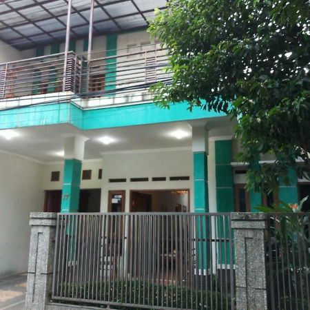 Seventeen Homestay Bandung Exterior foto